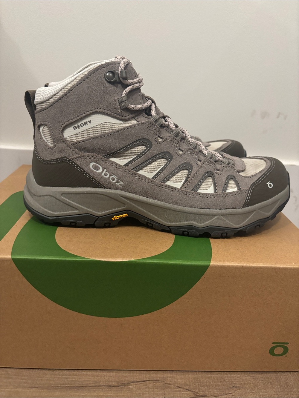 Oboz Women's sawtooth ascent mid b dry waterproof rockfall size 8 new with box